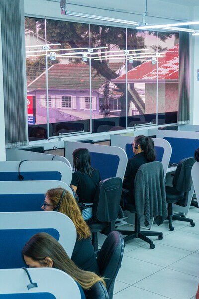 Início - Sua empresa conectada onde o cliente está. Oferecemos gestão integrada de
WhatsApp Business, automação de voz, segurança da informação, inteligência de
dados e muito mais. Um ecossistema completo de soluções digitais para transformar sua operação e o relacionamento com seu cliente.